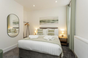 Henderson Lodge - Cosy, modern 3 bed 2 bath house